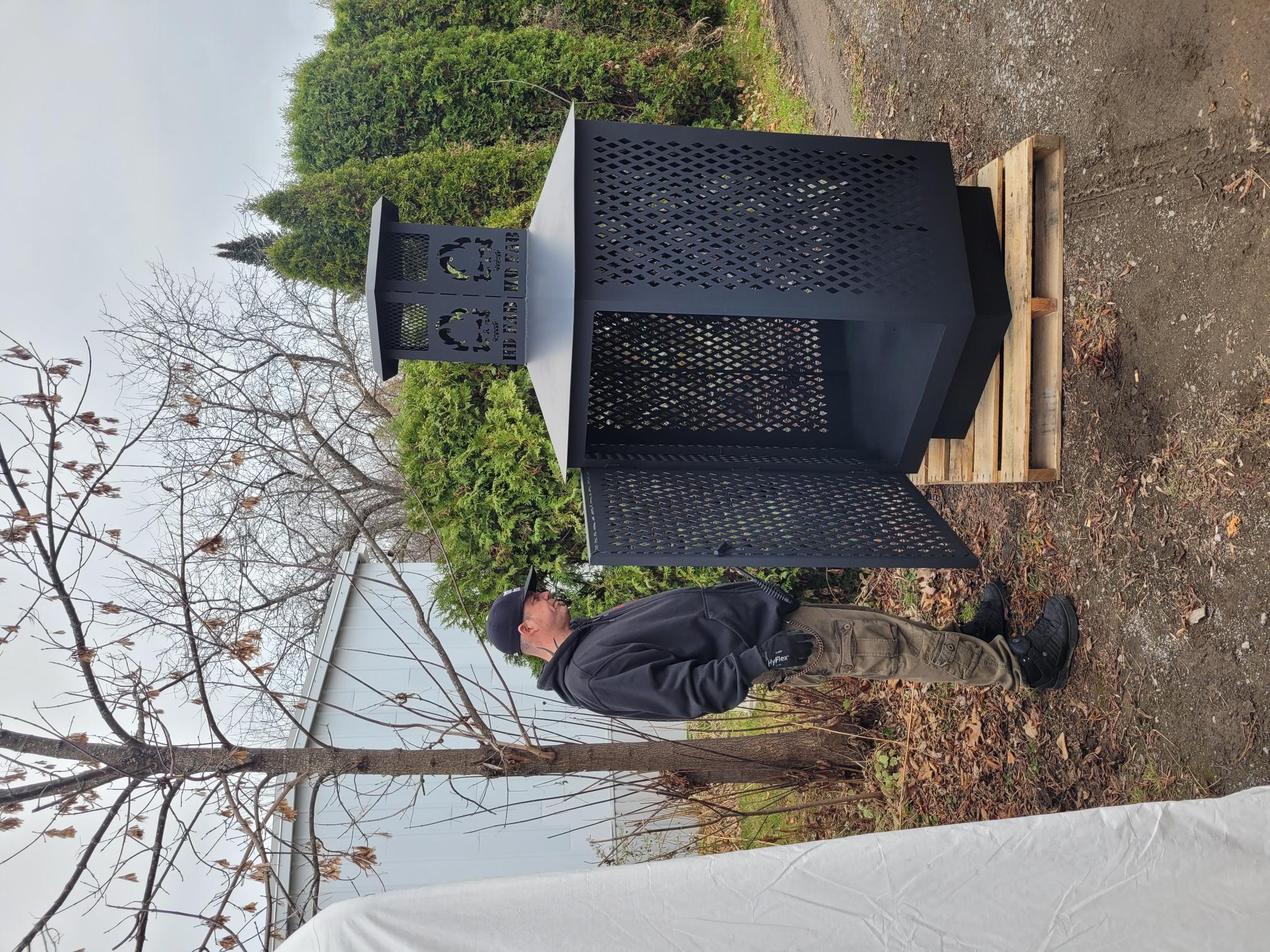 Ville de La Tuque , 48" Hexagonal