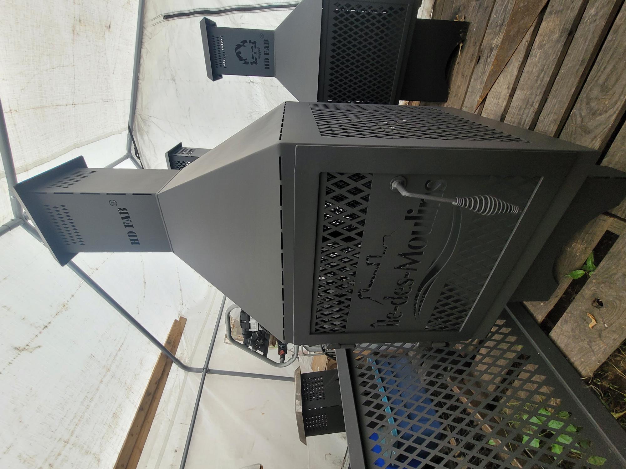 Foyer extérieur commercial 24x24 , Ile des Moulins , Terrebonne