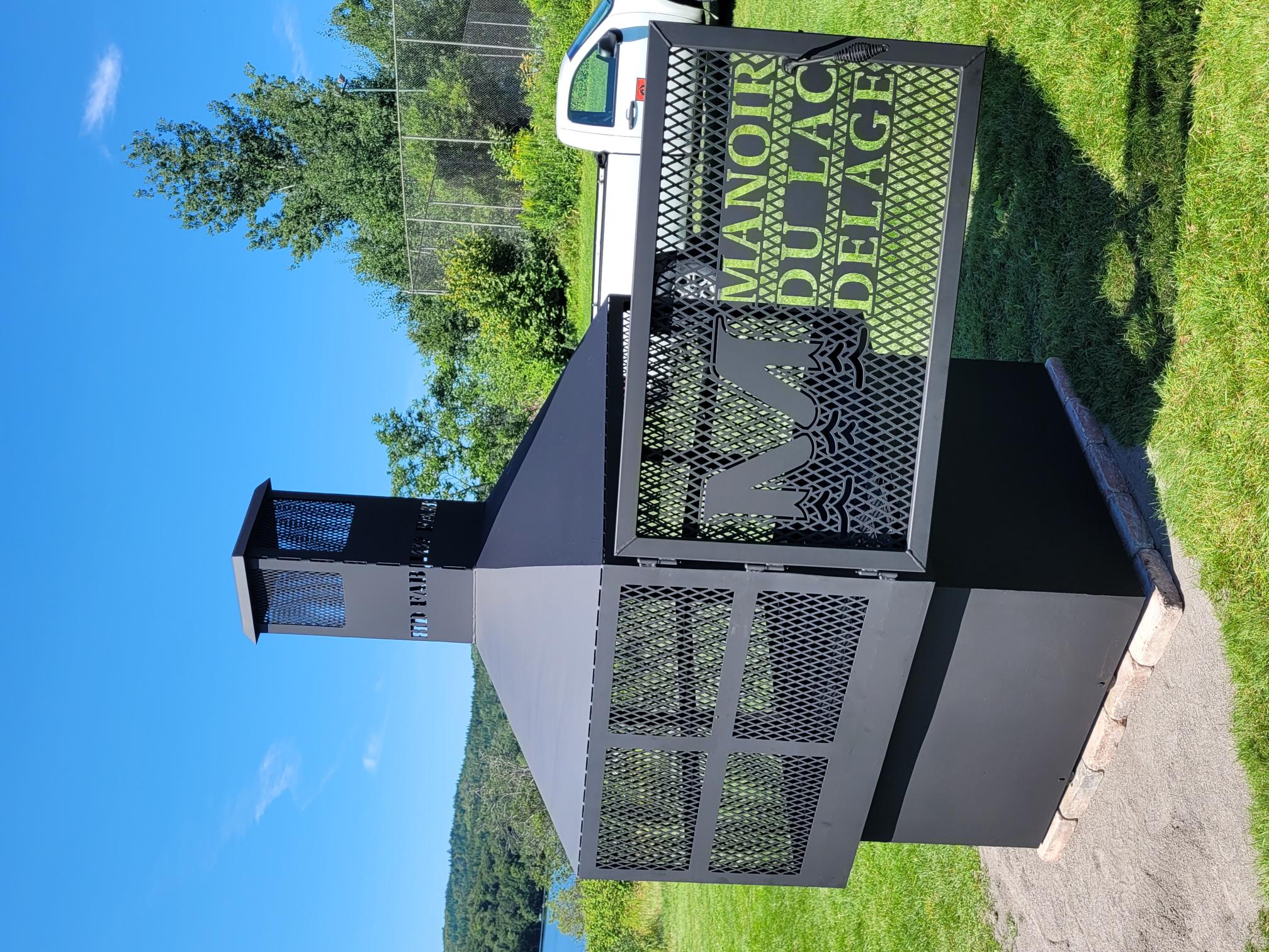 Foyer extérieur 50" , Le Manoir Du Lac-Delage