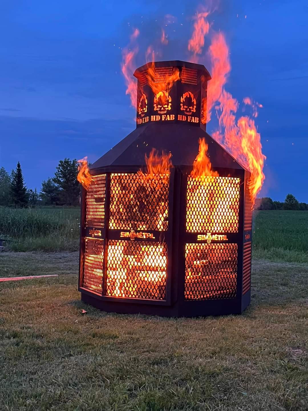 60" Octogonal , S.I.M Métal , Trois-Rivières
en plein action avec 12 palettes one shot !!