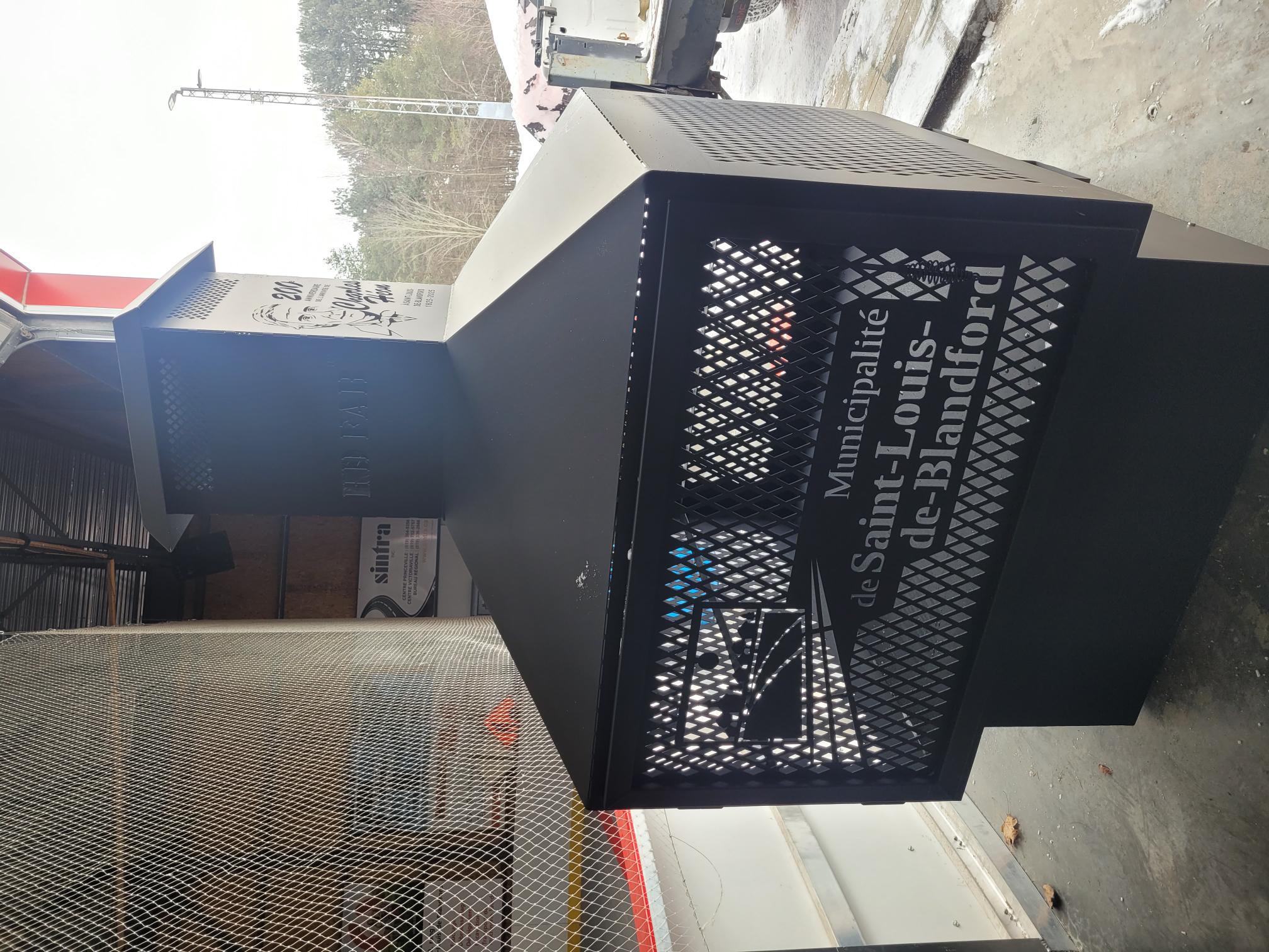 Foyer 50"x50" pour la
Municipalité de St-Louis-De-Blandford