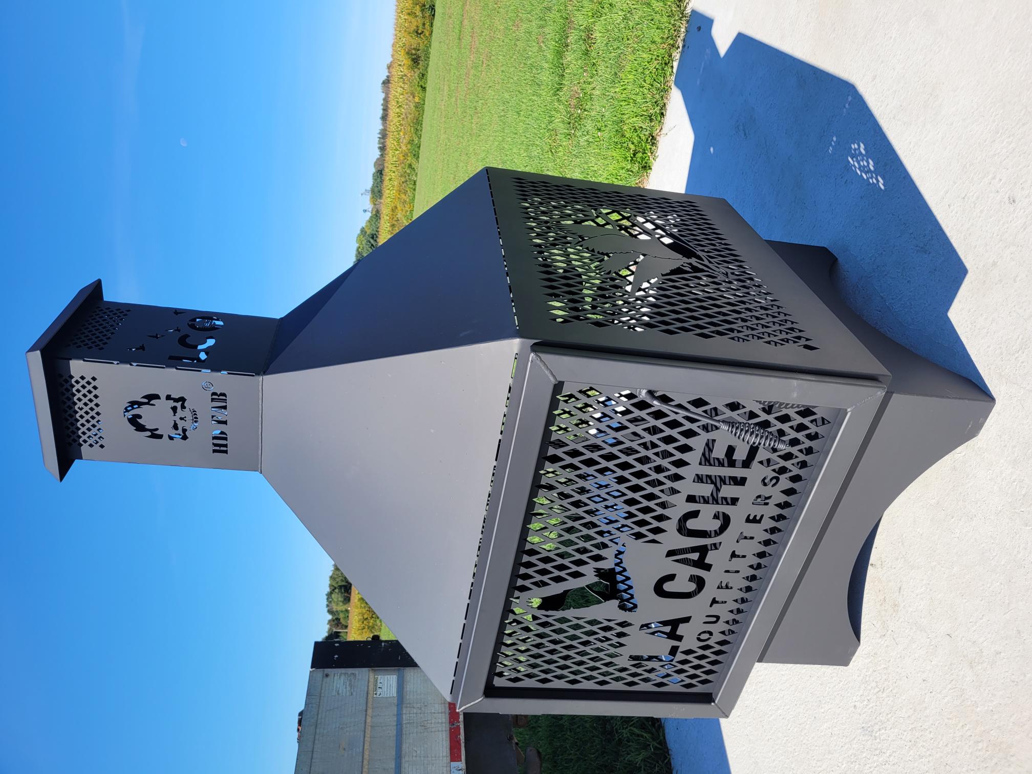 Foyer 36" , Pourvoirie La Cache Outfitters , Ste-Séraphine